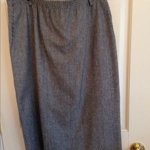 Ladies gray skirt